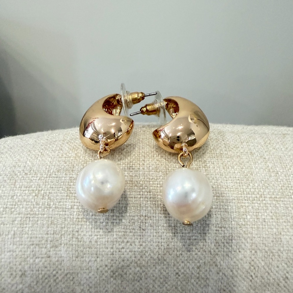 Gold Pearl Drop Dangle Earrings Elegant Bridal Wedding Coquette Girly